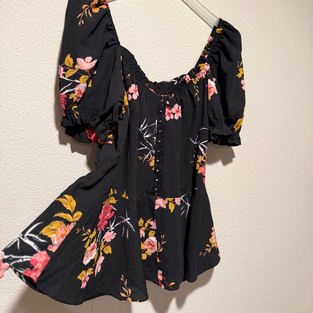 City Chic Black Floral Puff-Sleeve Blouse - Picture 2 of 4